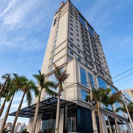 Tri Hotel Premium อิตาเปมา ภายนอก รูปภาพ