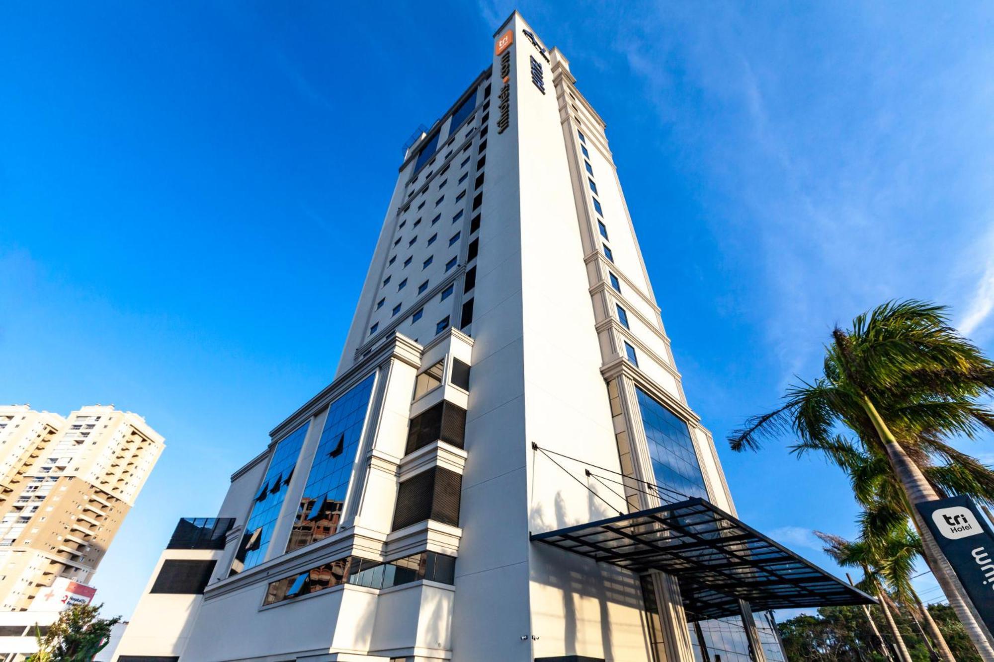 Tri Hotel Premium อิตาเปมา ภายนอก รูปภาพ