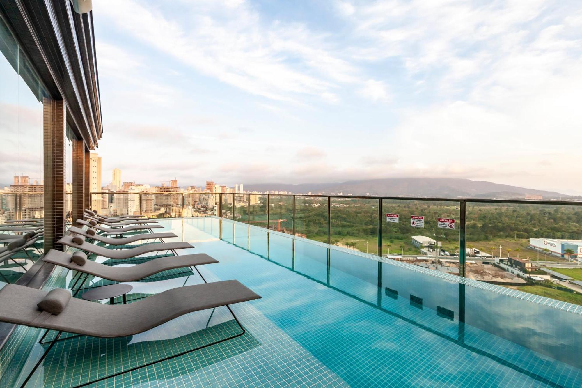 Tri Hotel Premium อิตาเปมา ภายนอก รูปภาพ